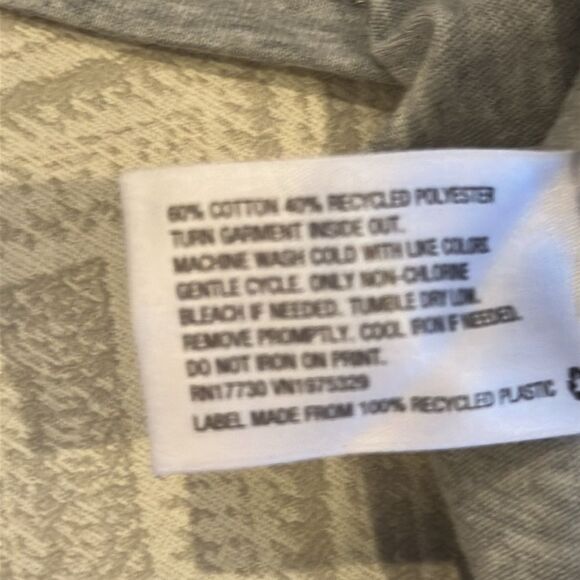 Wondershop Men’s Joyful Holiday Grey T-Shirt: Size S - Picture 5 of 7